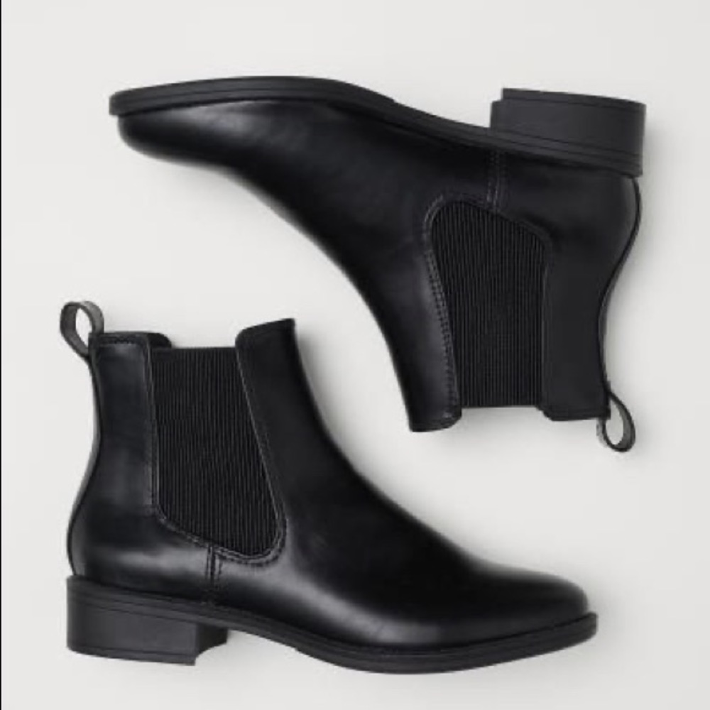 H&M BLACK CHELSEA BOOTS